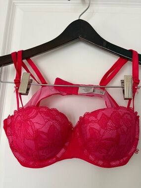 Victoria's Secret Hot Pink Lace Push-Up Bra